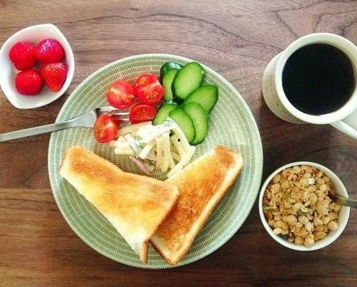 大早上吃早餐吃瓜,揭秘大早上的美食与娱乐新风尚